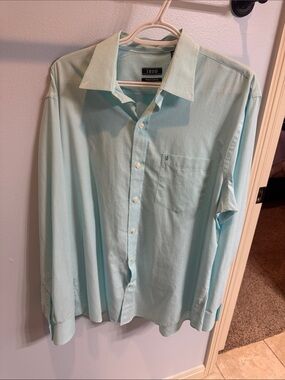 Izod Men’s Light Aqua Long-Sleeve Button-Down Shirt